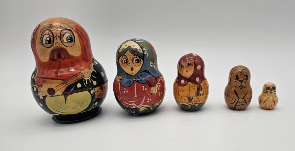 Matryoshka Russian Nesting Doll 5 Piece Set Man With Family Signed